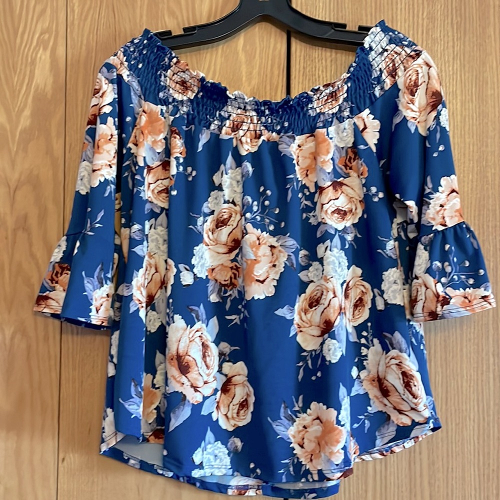 Floral off the shoulder flowy top size M